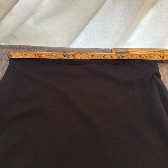 VINCE Camuto black stretchy pull up skirt #s1111 - Picture 3 of 6
